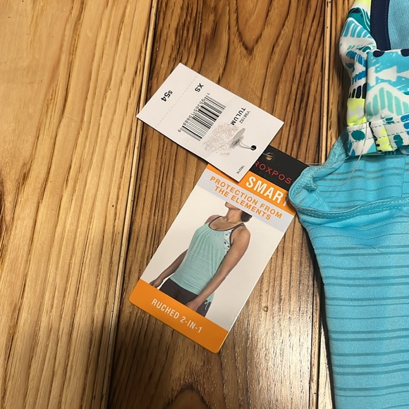 NWT Zeroxposur 2 in 1 swim top. - Picture 4 of 6